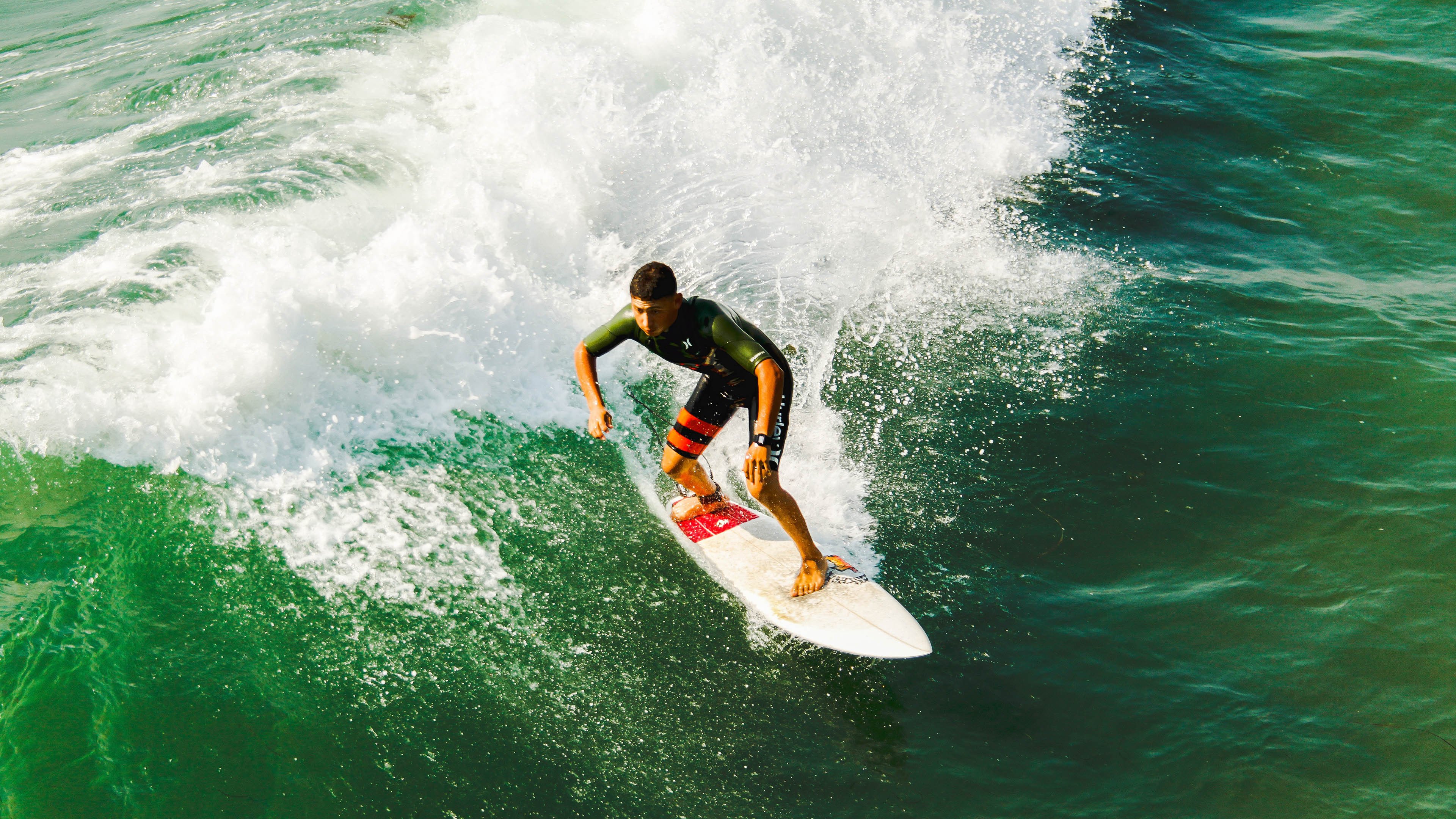 “英超关键战役:球队奋战只为三分”,“英超”